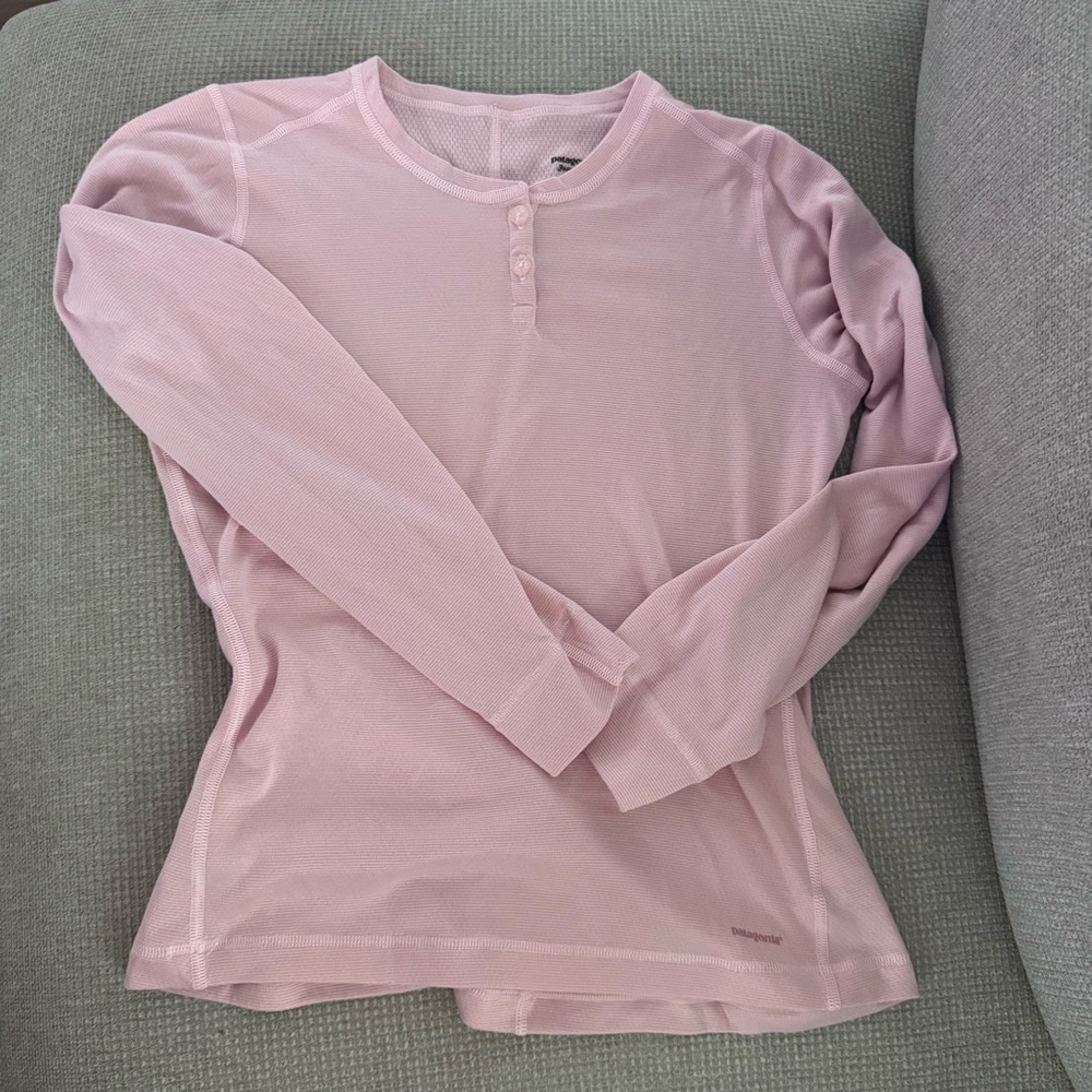 Patagonia baselayer Light Pink Long Sleeve Thermal Top and pants size Small